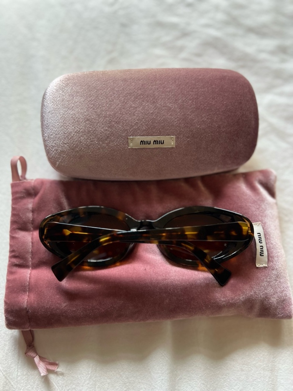 Miu Miu Reverie Sunglasses EUC - Picture 4 of 9